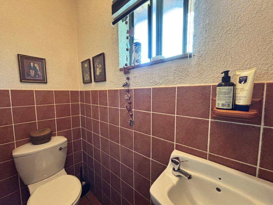 5 Bedroom Property for Sale in Heilige Akker North West